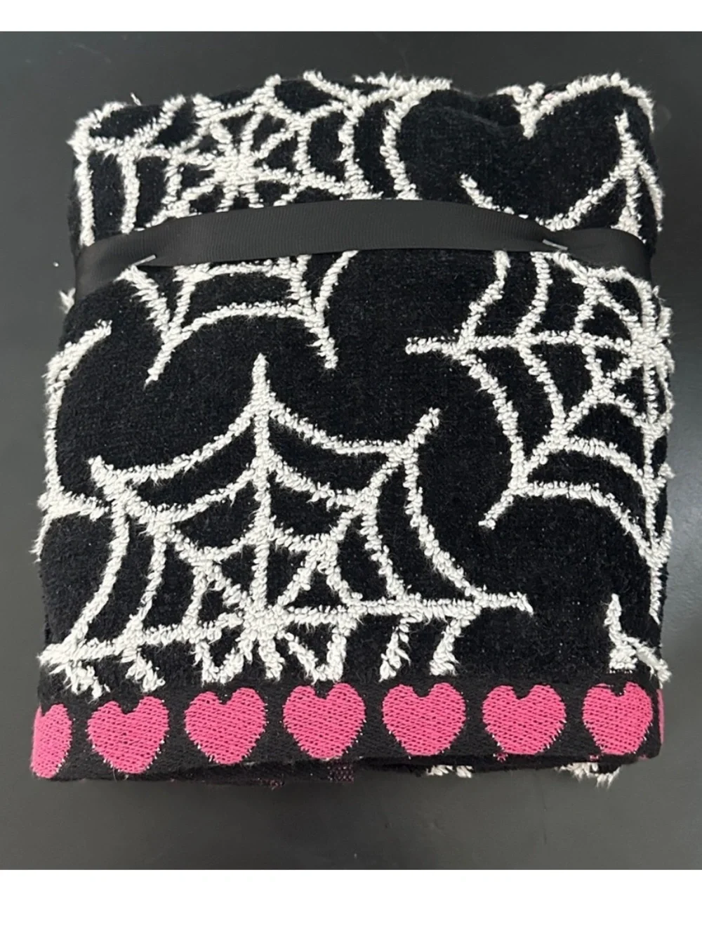 Betsey Johnson Halloween Spider Web Heart Hand Towels Set of 2 Black Pink NWT